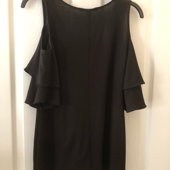 Coco Bianco Black Ruffled Sleeve Cold Shoulder Top Small - Picture 5 of 8